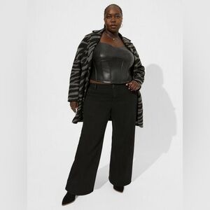 Torrid stretch denim jeans nwot